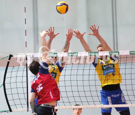 Volleyball.  Austrian Volley League Men.  VBK Kelag Woerther-See-Loewen Klagenfurt gegen SK Zadruga Aich/Dob. Simon Fruehbauer   (Woerthersee-Loewen),  Luan Weber, Nicolai Grabmueller  (Aich/Dob). Klagenfurt, am 7.3.2026.
Foto: Kuess
www.qspictures.net
---
pressefotos, pressefotografie, kuess, qs, qspictures, sport, bild, bilder, bilddatenbank