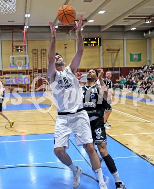 Basketball 2. Liga 2025/2026. Grunddurchgang 21. Runde.  KOS gegen Woerthersee Piraten.    Marin Sliskovic (KOS), Shawn L. Ray   (Piraten). Klagenfurt, am 8.3.2026
Foto: Kuess
---
pressefotos, pressefotografie, kuess, qs, qspictures, sport, bild, bilder, bilddatenbank