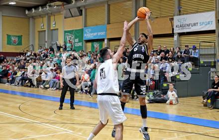 Basketball 2. Liga 2025/2026. Grunddurchgang 21. Runde.  KOS gegen Woerthersee Piraten.    Marin Sliskovic(KOS),  Shawn L. Ray  (Piraten). Klagenfurt, am 8.3.2026
Foto: Kuess
---
pressefotos, pressefotografie, kuess, qs, qspictures, sport, bild, bilder, bilddatenbank