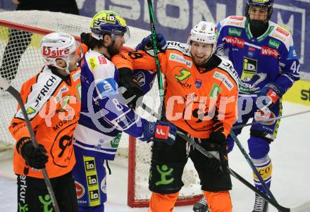 Eishockey ICE Bundesliga.  Winn2day ICE Hockey League. VSV gegen Graz99ers.  Maximilian Rebernig   (VSV),   Nico Feldner, Paul Stapelfeldt  (Graz). Villach, am 17.3.2026..
Foto: Kuess
www.qspictures.net
---
pressefotos, pressefotografie, kuess, qs, qspictures, sport, bild, bilder, bilddatenbank